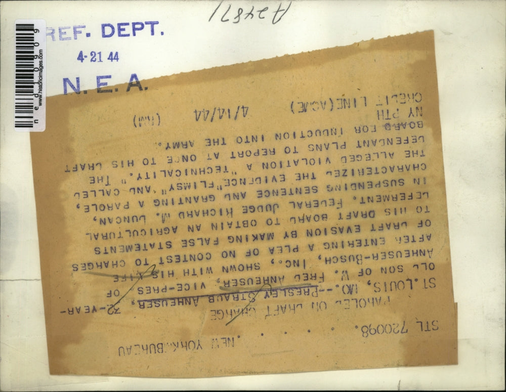 1944 Media Photo St Louis Mo Presley Anheuser & wife at court for draft evasion