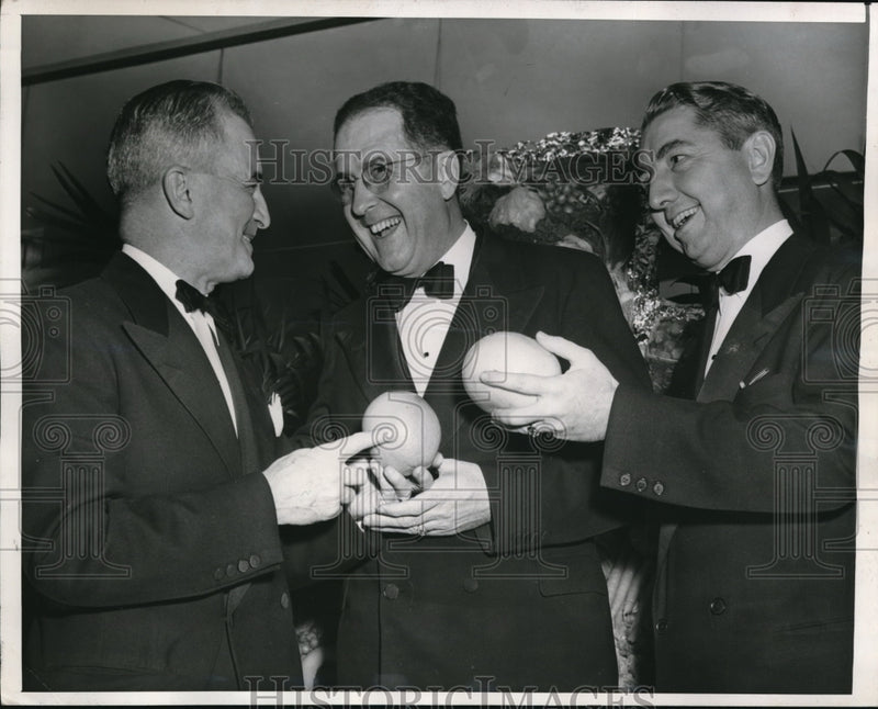Load image into Gallery viewer, 1946 Media Photo Wash DC Austin Anson, Sec of Agri CP Anderson
