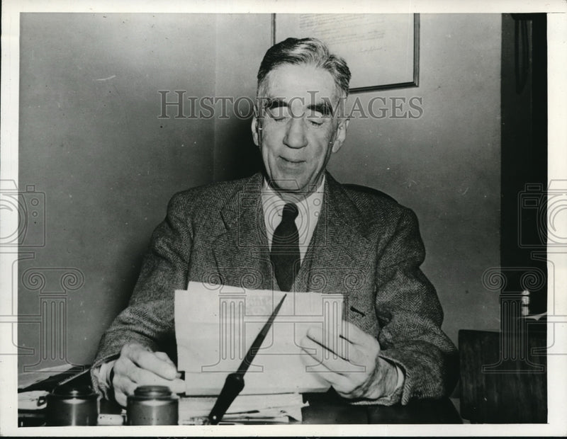 Load image into Gallery viewer, 1942 Media Photo Thomas Woodward, attorney from Philadelphia
