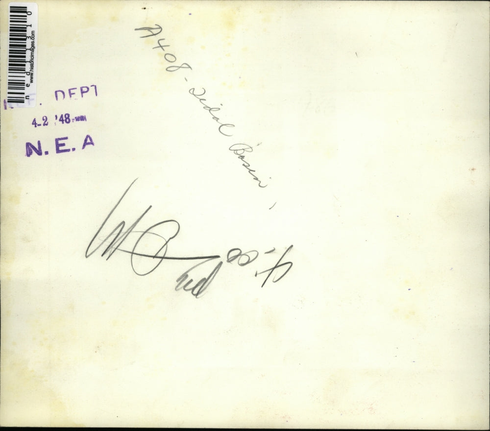 1948 Media Photo soldier and girlfriend enjoy cherry blossoms at Tidal Basin