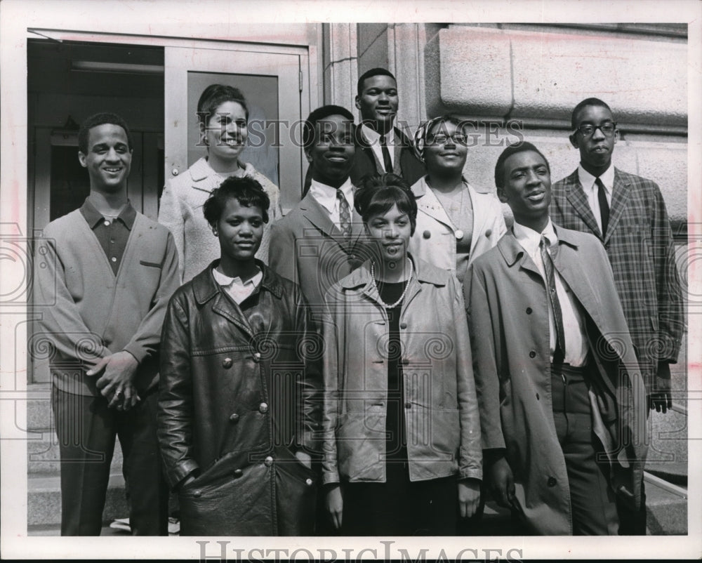 1967 Press Photo Students Studying at University of Exeter