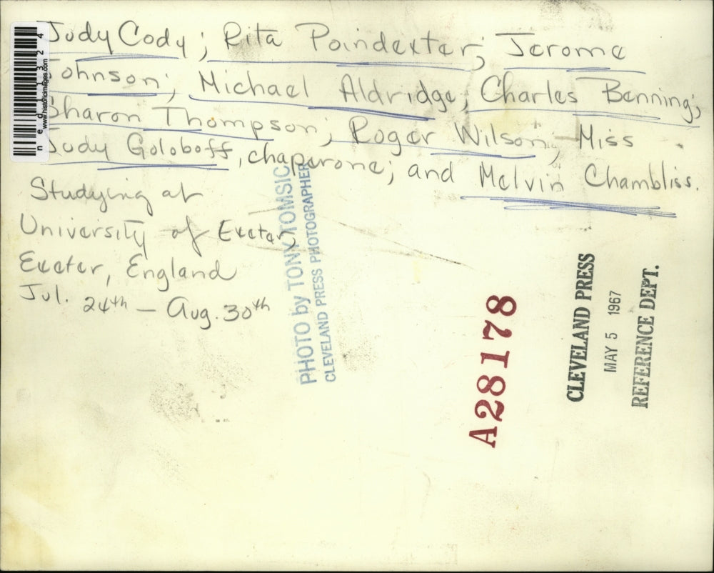 1967 Press Photo Students Studying at University of Exeter