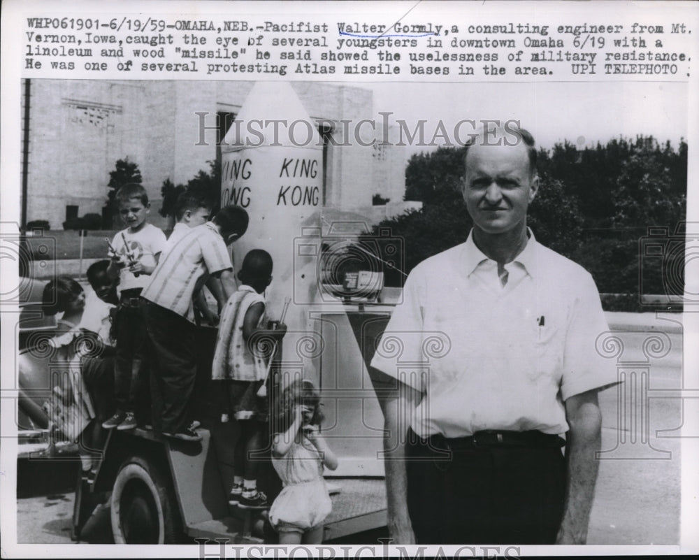 1959 Media Photo Walter Gormly a counsulting engineer from Mt. Vernon, Iowa