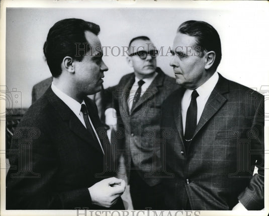 1968 Media Photo Romanian Chief Delegate N. Ecobesco confers with A. Roshshin