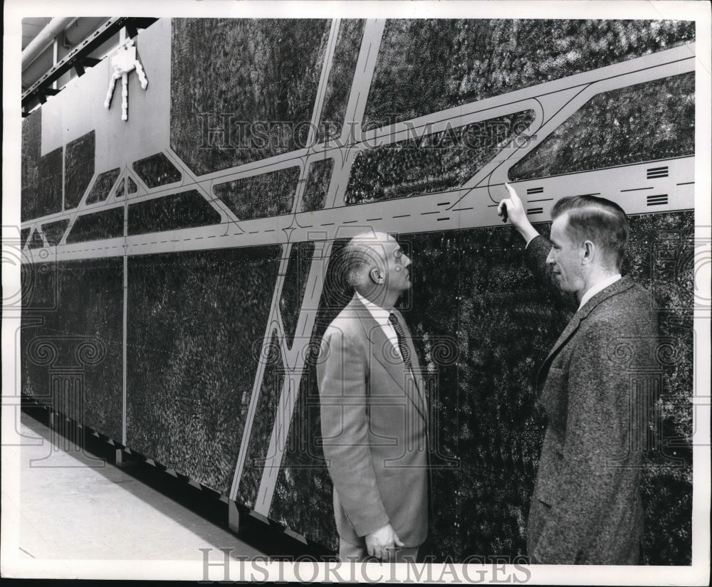 1962 Media Photo VERTICAL PANEL DEPICTS RUNWAY USED BY PILOTS AS THEY PRACTICE