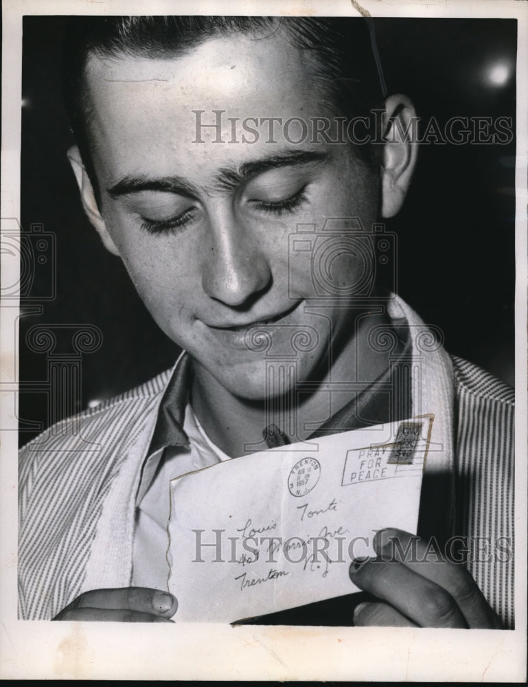 Load image into Gallery viewer, 1957 Media Photo Louis Tonti letter with S&amp;H green trading stamp
