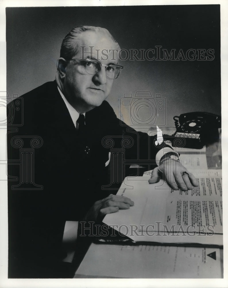 1960 Press Photo TF Mangan regional VP of AMF Pinspotters Inc- Historic Images