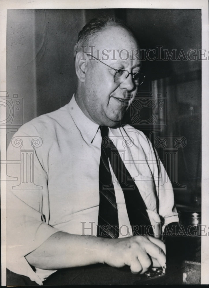 1940 Media Photo Writer EB Chapman in contempt for refusal to reveal news source