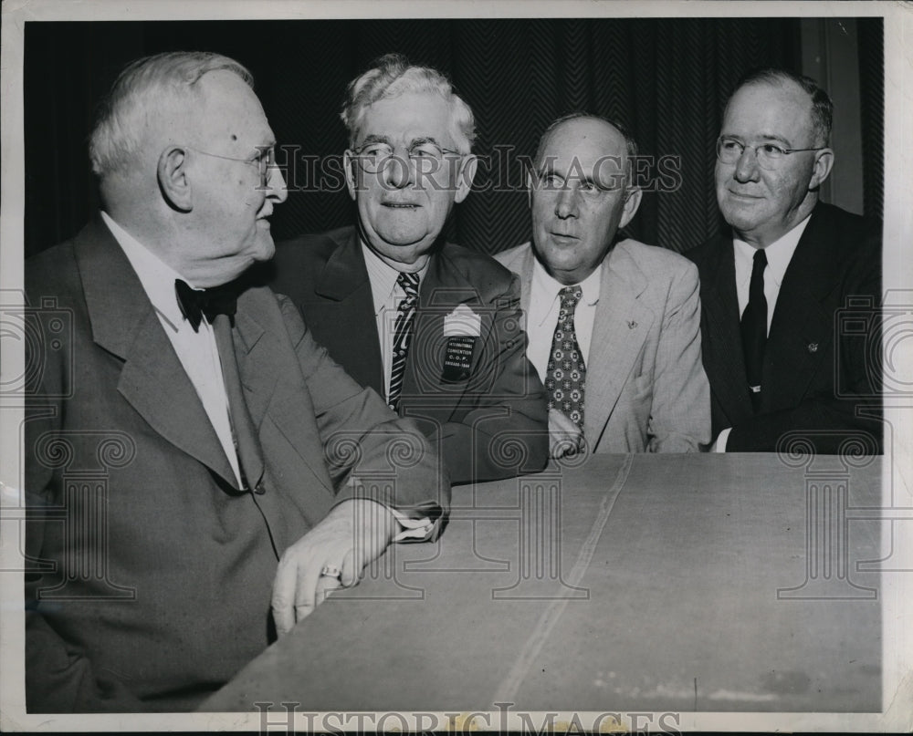 1944 Press Photo Chicago Order Of Foresters, Thomas H Cannon & Thomas Heaney