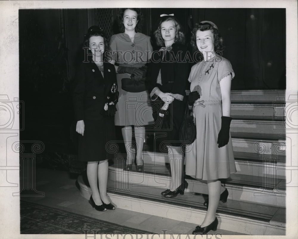 1945 Media Photo Chicago June Adams, Ruth Kelley, Phyllis Burnett and Doris