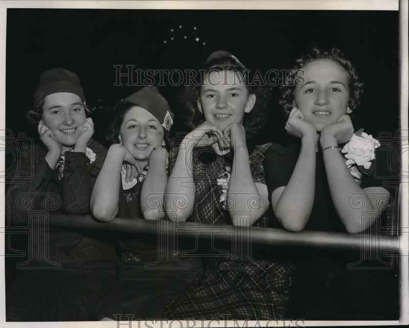 Load image into Gallery viewer, 1938 Media Photo Chicago National winners of the 4-H CLubs food preparation
