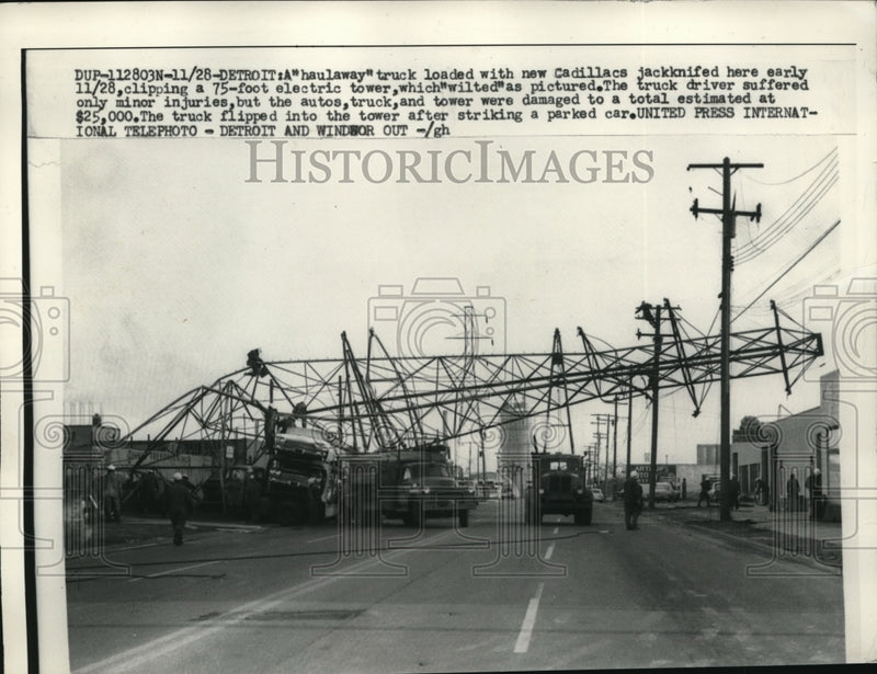 Load image into Gallery viewer, 1958 Press Photo Detroittruck with new Cadillasc jackknifed clipping

