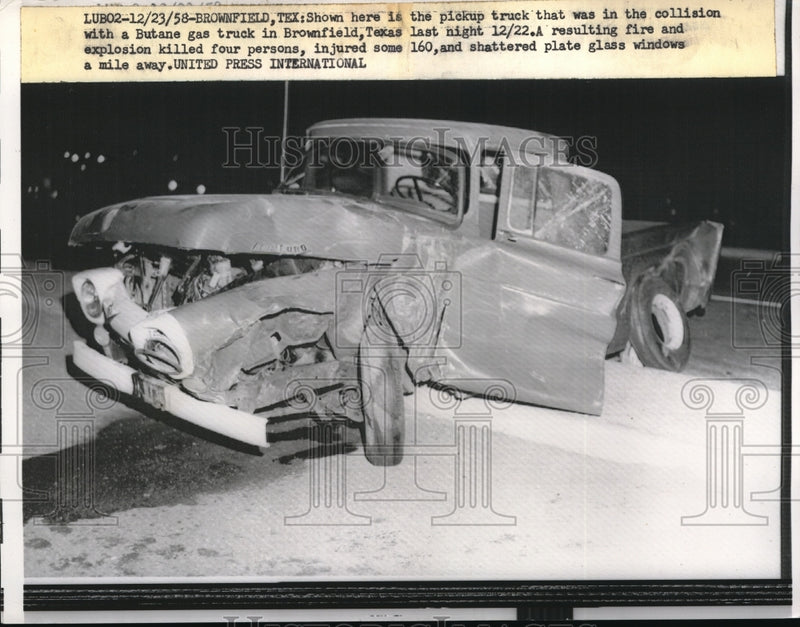 Load image into Gallery viewer, 1958 Press Photo Pickup Truck Collides With Butane Gas Truck
