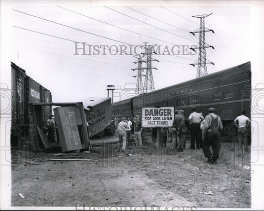 1913 Press Photo Ed Wantroba Drove His Truck Into The Penn. Train