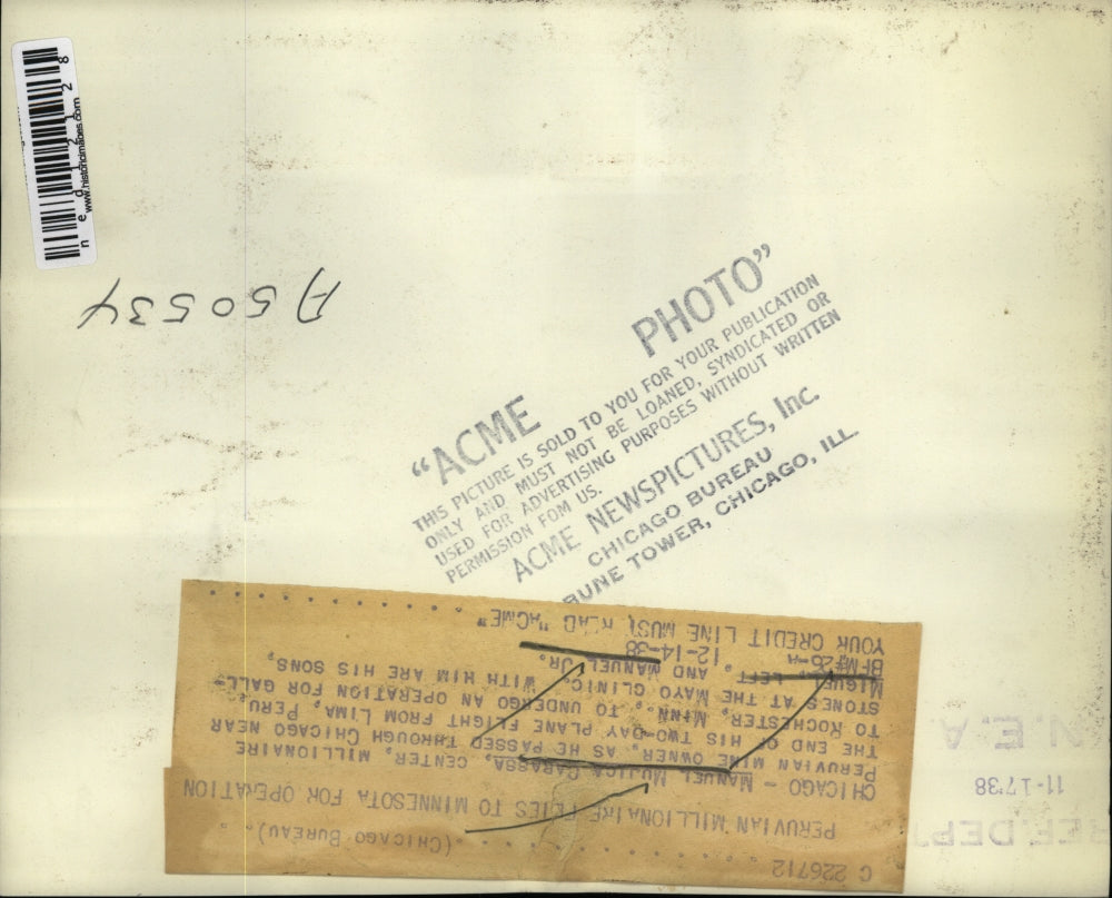 1938 Press Photo Manuel Carassa and his sons as they pass through Chicago.