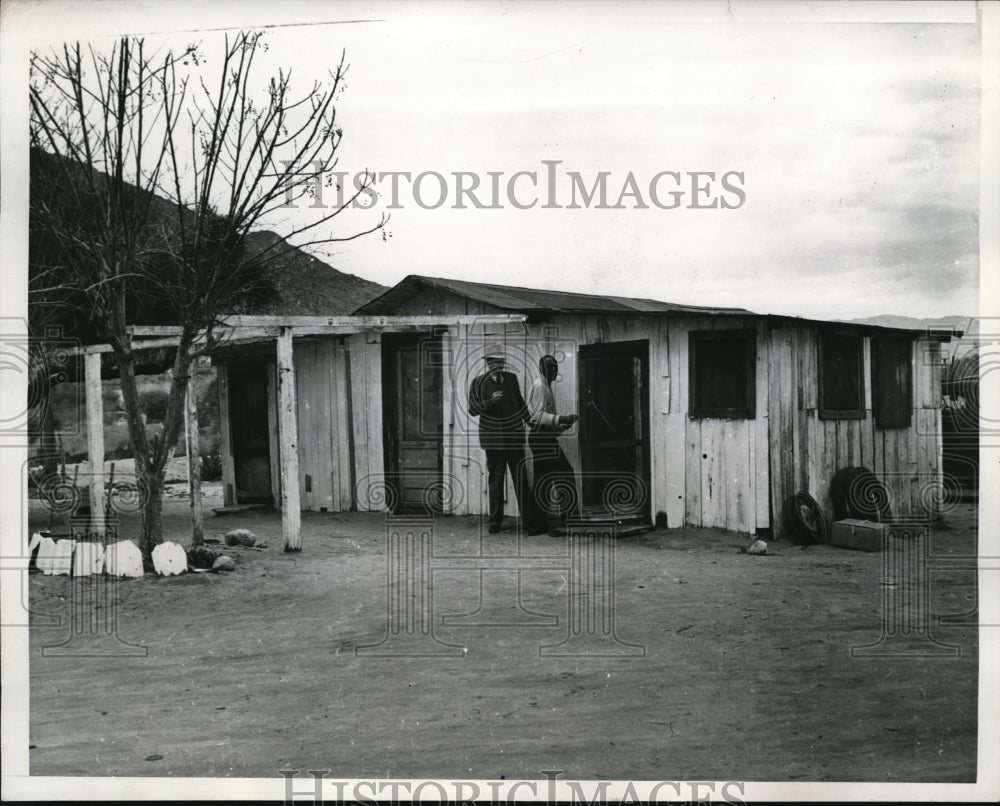 1940 Media Photo Emil Bostic, Ben Munsa, at cabin Mrs. Betty Hardaker stayed