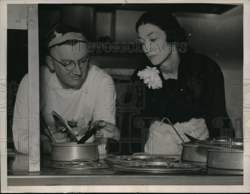 Load image into Gallery viewer, 1937 Press Photo Mrs Mirian Milgradovitch Vladimar Czar San Francisco Jail

