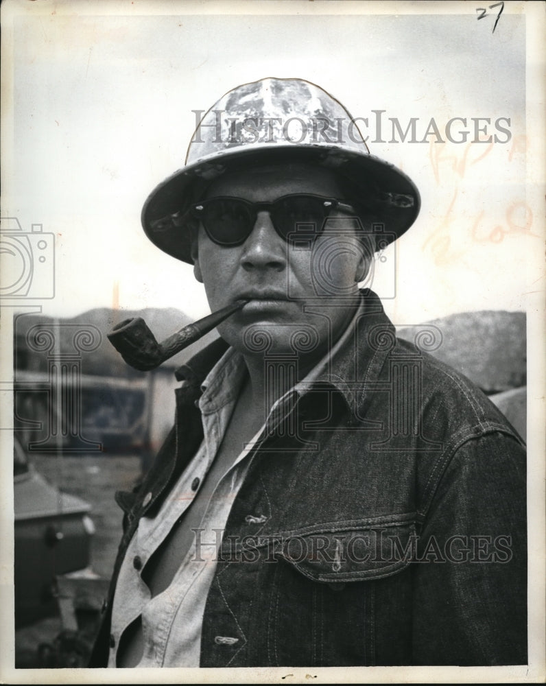1962 Press Photo John Waddleigh portrays oil driller in Ballard Number one