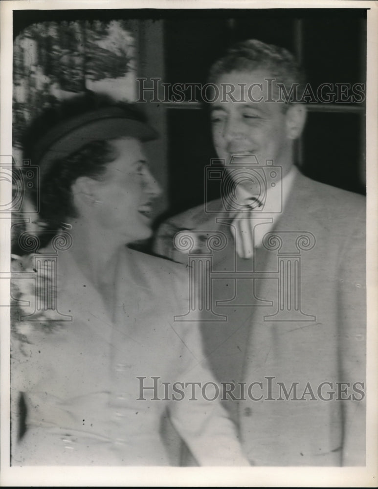 Load image into Gallery viewer, 1957 Press Photo Mr. and Mrs. James Dick
