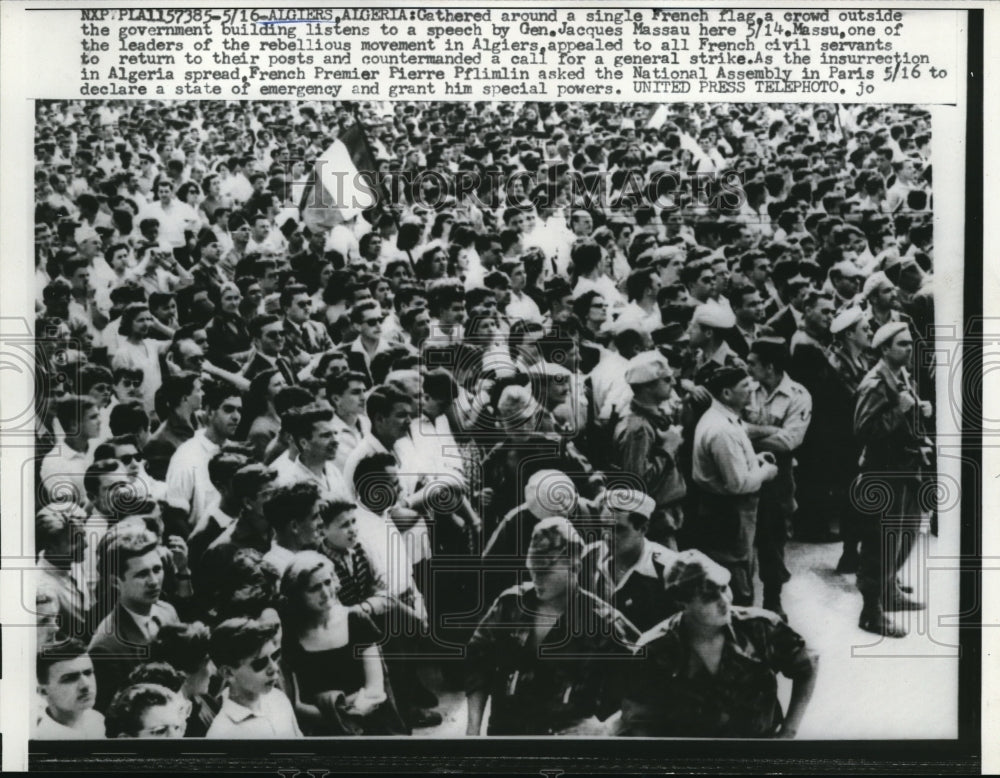 1958 Press Photo crowd with french flag at Jacques Massau speech in Algiers