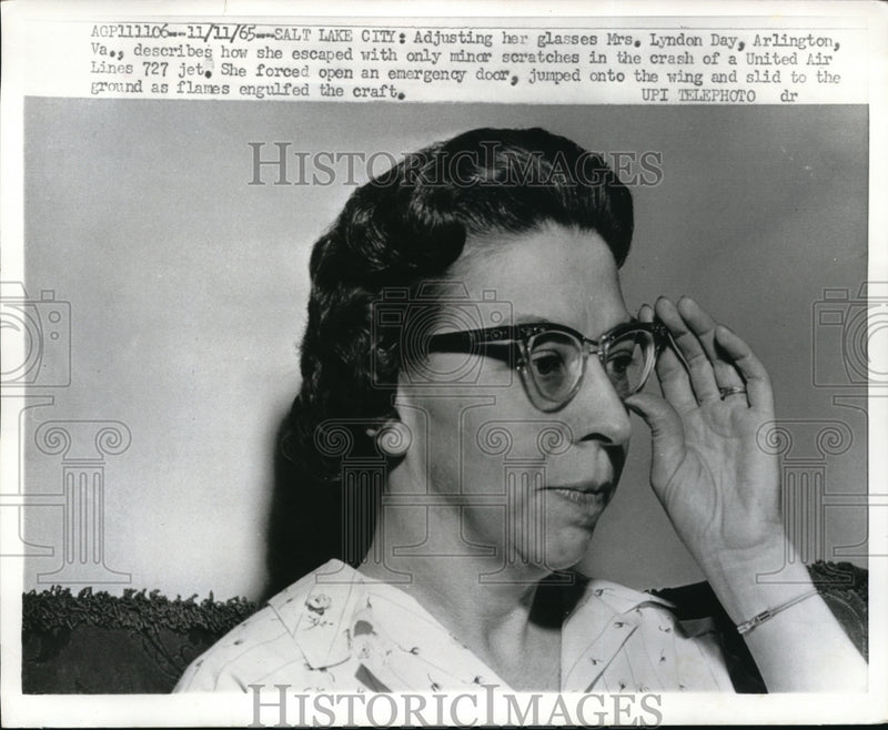 Load image into Gallery viewer, 1965 Media Photo Mrs Lyndon Day after United Airlines 727 jet crash in Utah
