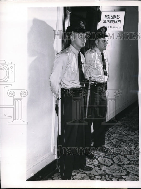 1956 Media Photo Two Chicago Policemen Guard Democratic National Convention Room
