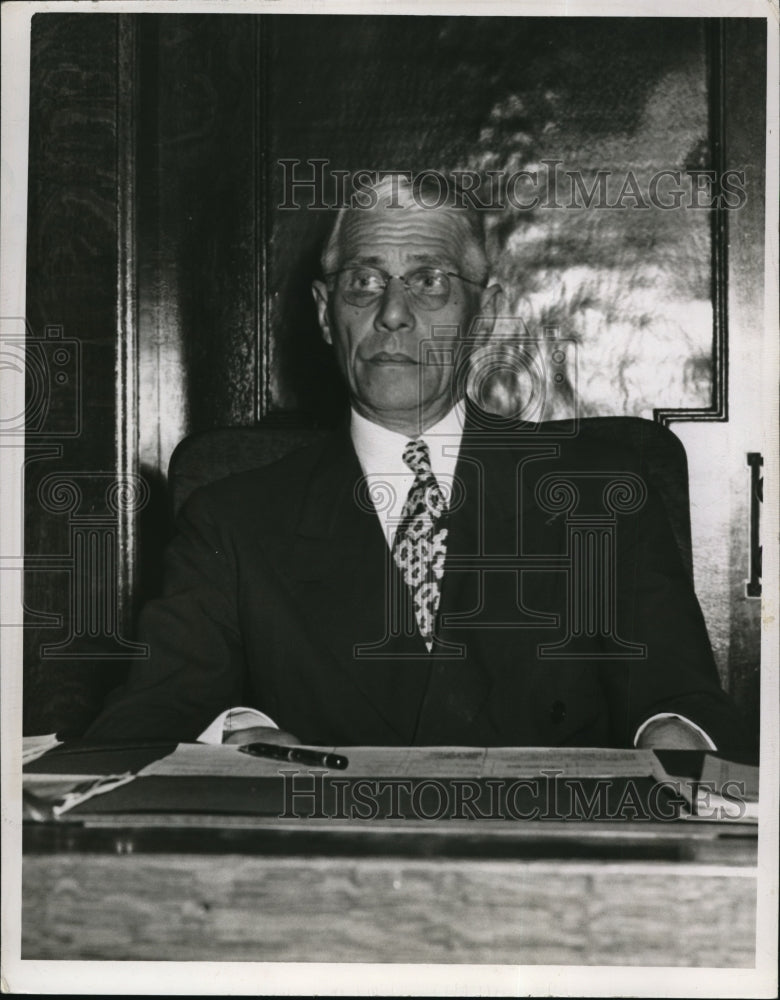 Load image into Gallery viewer, 1947 Media Photo Judge Walter J. Mougey
