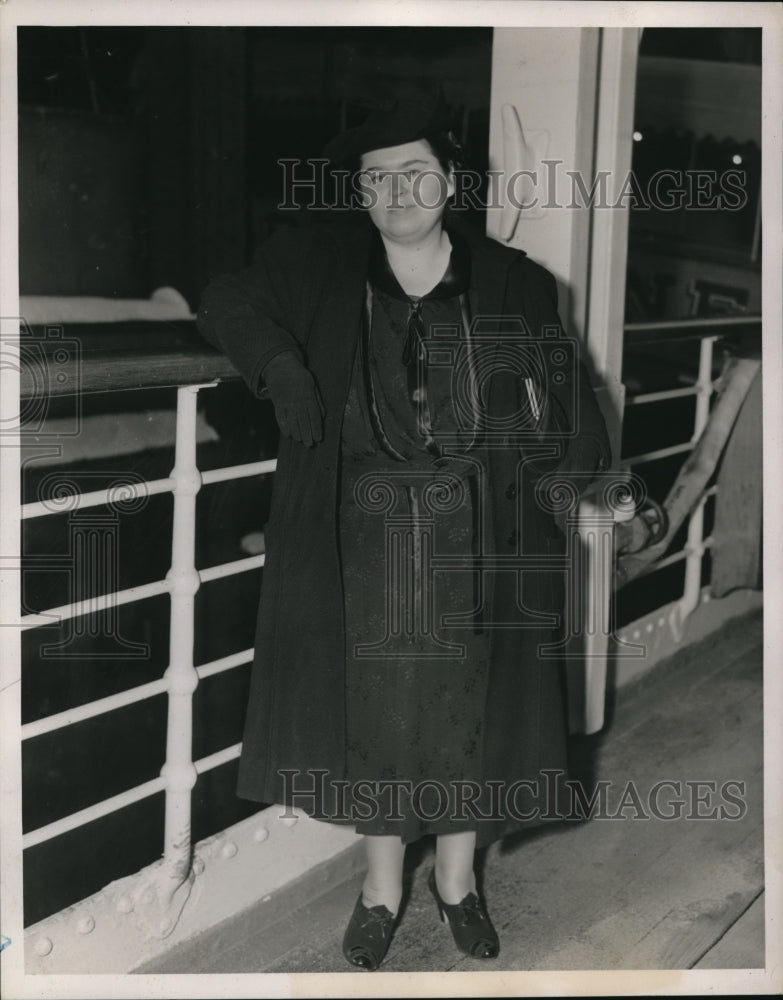1938 Media Photo Kathryn Lewis Aboard Ship