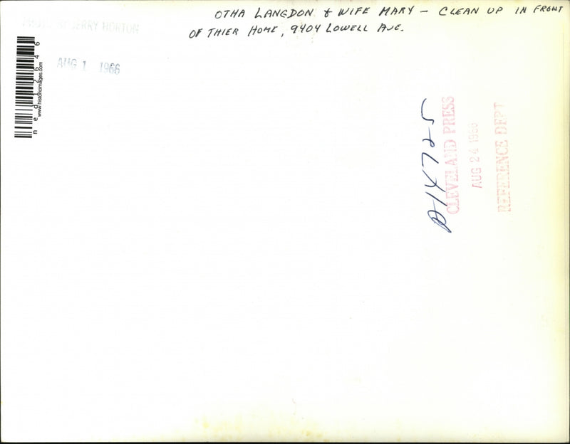 Load image into Gallery viewer, 1966 Media Photo Otha, Mary Langdon Sweep Leaves in Front of Cleveland Home
