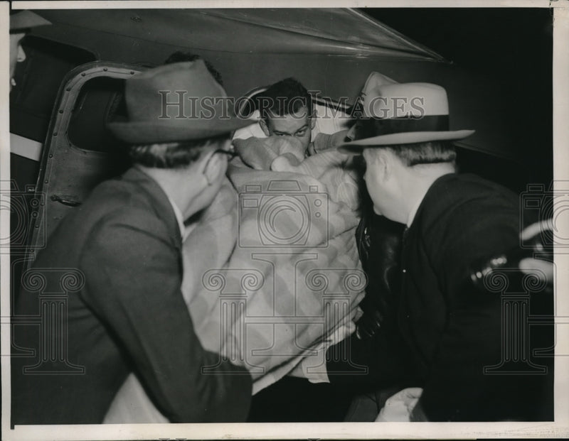 Load image into Gallery viewer, 1938 Media Photo Jake Grawter deep-sea Diver removed from Special Plane.
