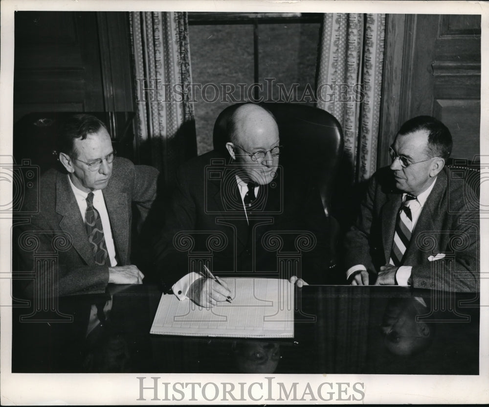 1932 Press Photo Morehead announced an additional fund to Morehead Scholarship- Historic Images