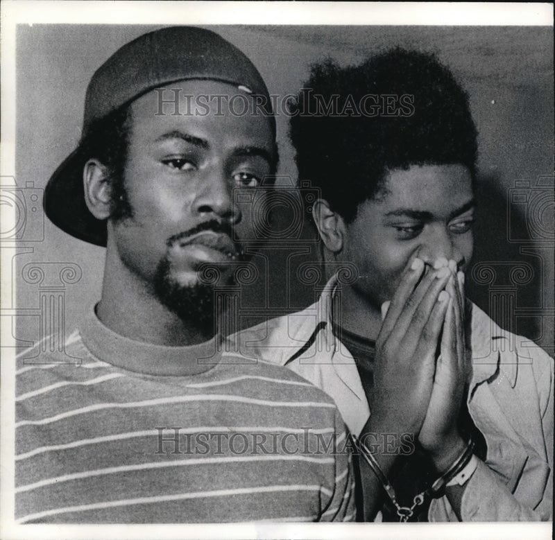 Load image into Gallery viewer, 1971 Media Photo Lpong Beach Ca H L Madden and Dennis A Griffie leave court
