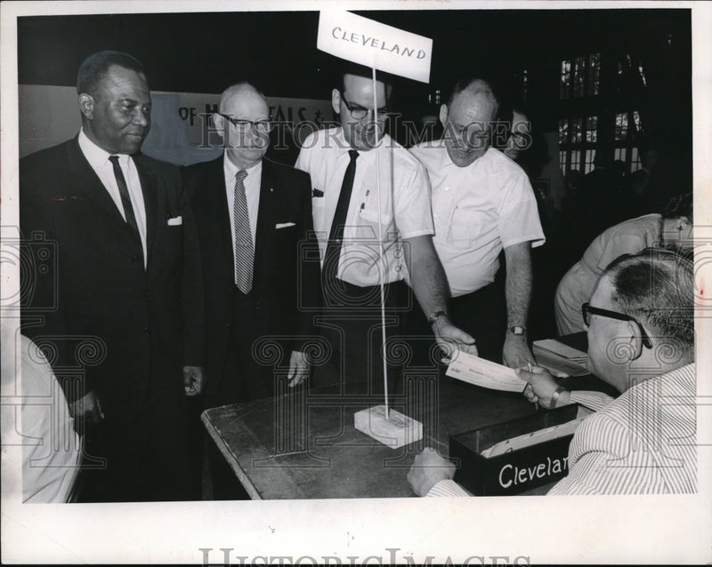 Load image into Gallery viewer, 1965 Press Photo James Taylor,Geo Stoddard, Rev C Burkert,JL Taylor - ned13163
