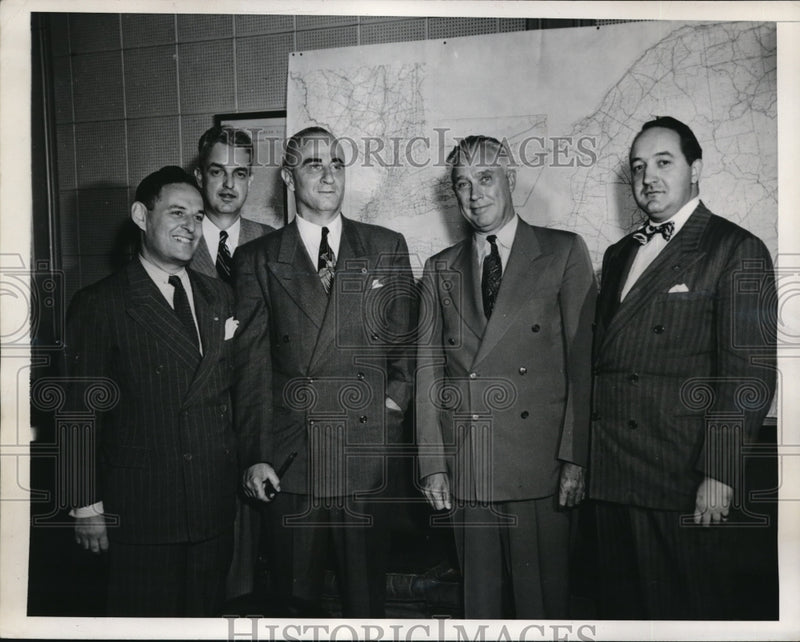 Load image into Gallery viewer, 1946 Media Photo Bernard Thompkins, Frederick Bright, G. Bedenkapp, Krulewitch
