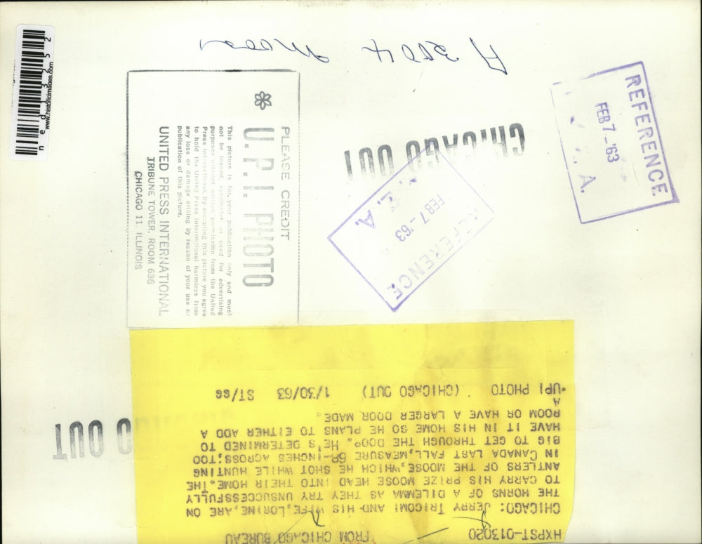 1963 Media Photo Jerry Tricom & Wife Lorine Attempt to Carry In Prize Moose Head