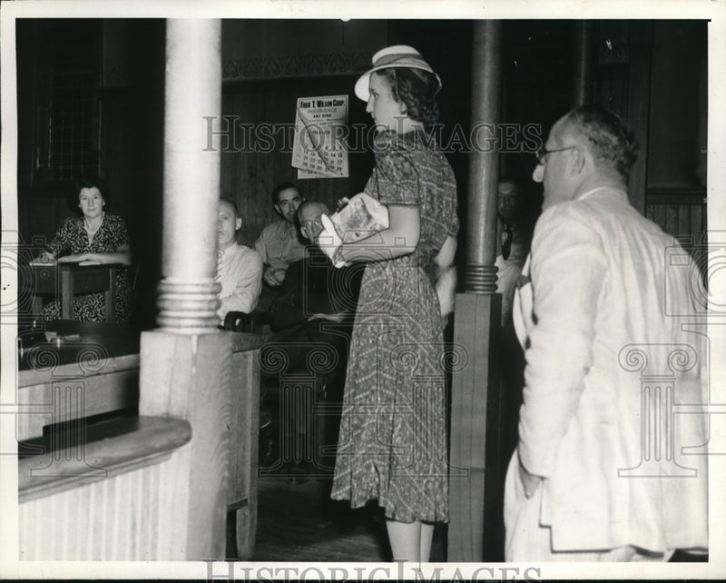 Load image into Gallery viewer, 1939 Media Photo Marion Talley &amp; George Ferris Mamaroneck Police Court NY
