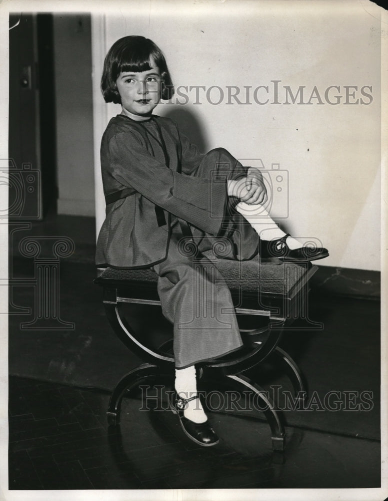 1932 Media Photo Geraldine Dennis at Mode Fashion show at Essex House in NY