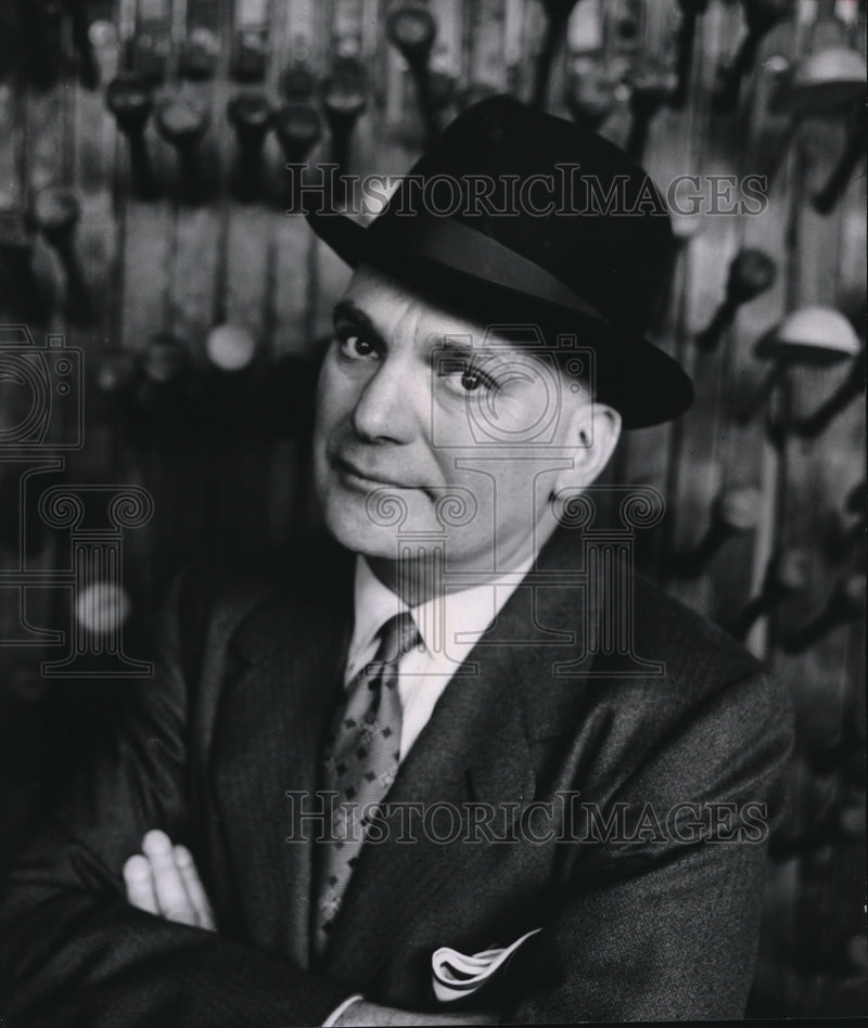 Load image into Gallery viewer, 1956 Press Photo Bernard L Salesky Cavanagh Knox San Francisco Hat CEO
