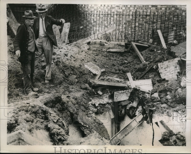 Load image into Gallery viewer, 1937 Media Photo London 1 workman killed 2 injured when a sewage chamber blew up
