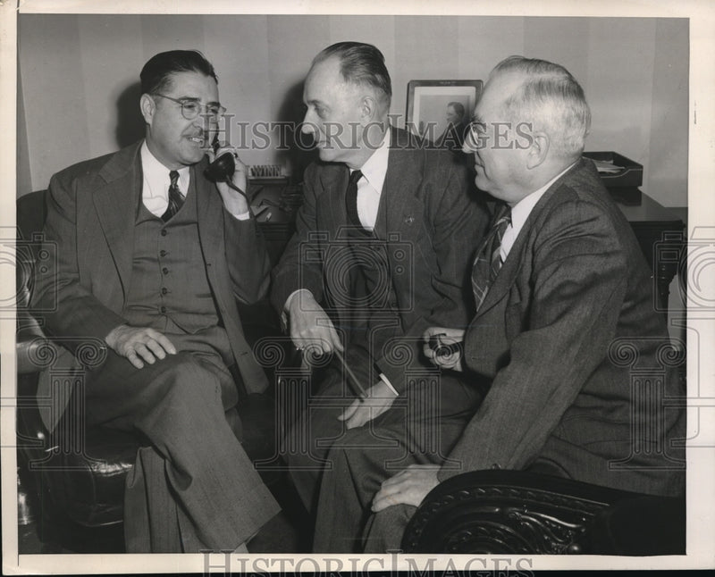 Load image into Gallery viewer, 1945 Media Photo Russell Sweeney, Stanley Hugenberg, Sam McMeekin
