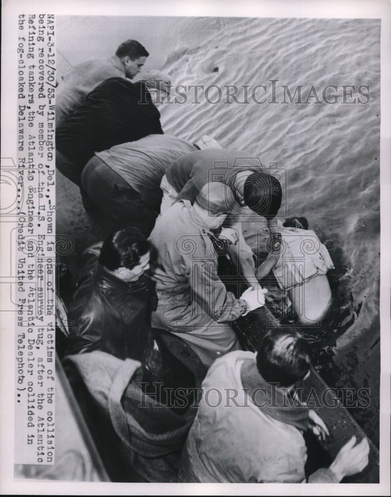 Load image into Gallery viewer, 1953 Media Photo Atlantic Engineer and Atlantic Dealer collided in Delaware Rive
