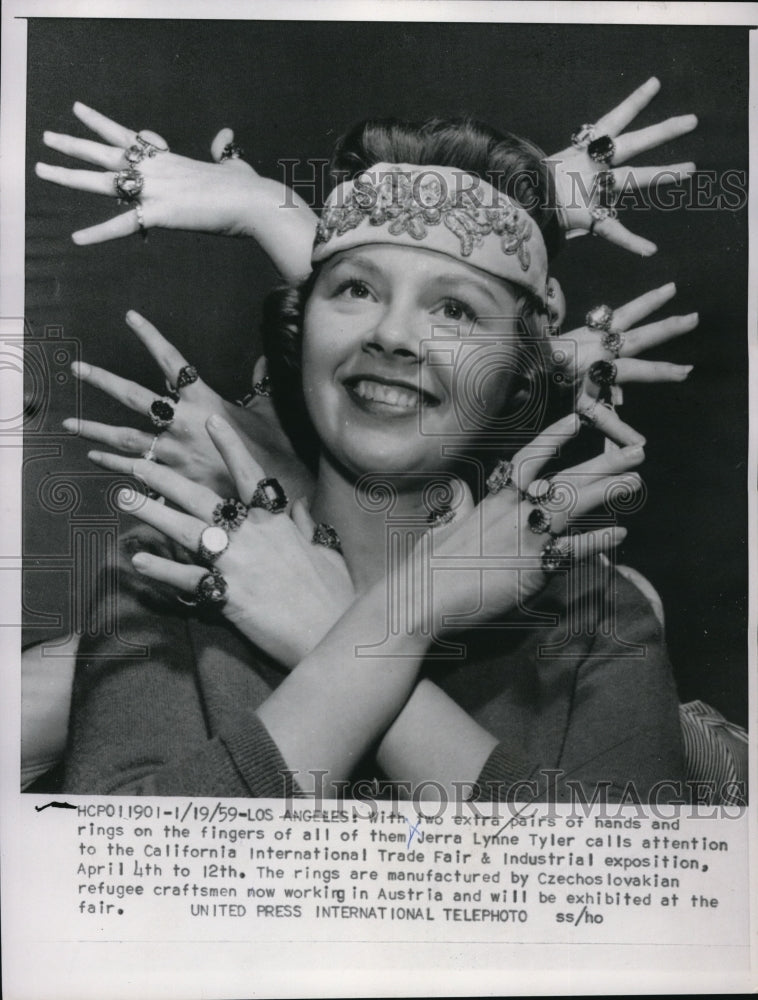 Load image into Gallery viewer, 1959 Media Photo Jerra Lynne Tyler Models Rings, California International Fair
