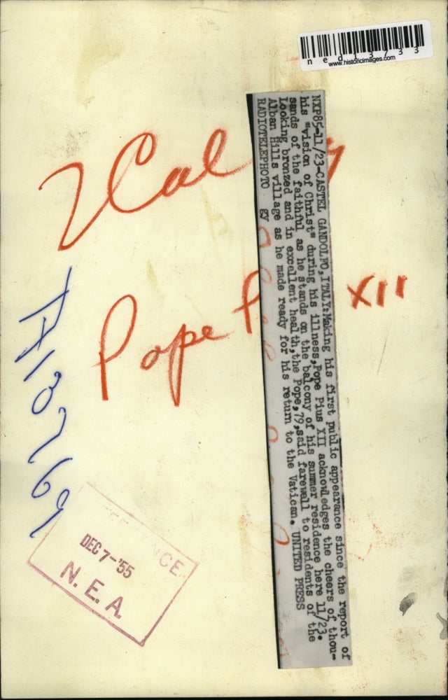 Load image into Gallery viewer, 1955 Press Photo Castel Gandolfo, Italy, Making his first appearance since
