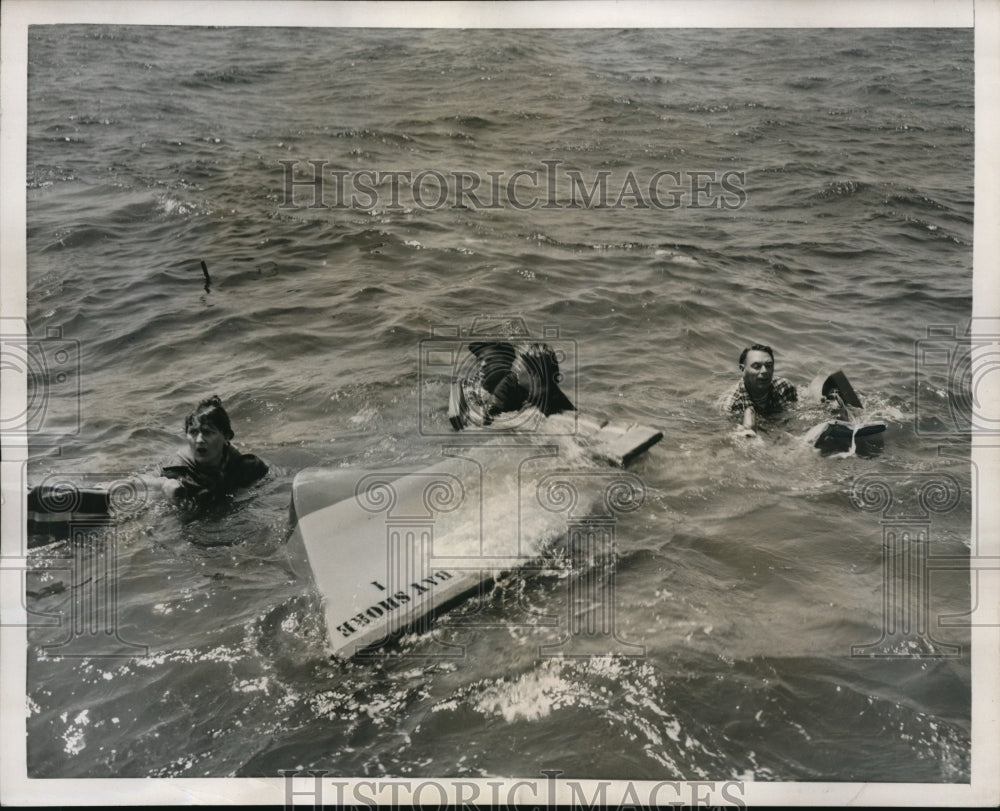 1954 Press Photo Balboa Calif Mrs & Mrs Wm Lightfoot, Mr & Mrs Rbt Saue rescued