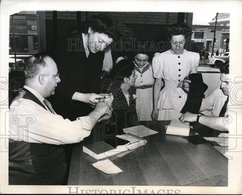 1943 Media Photo Milk companies skipped deliveries to conserve gas
