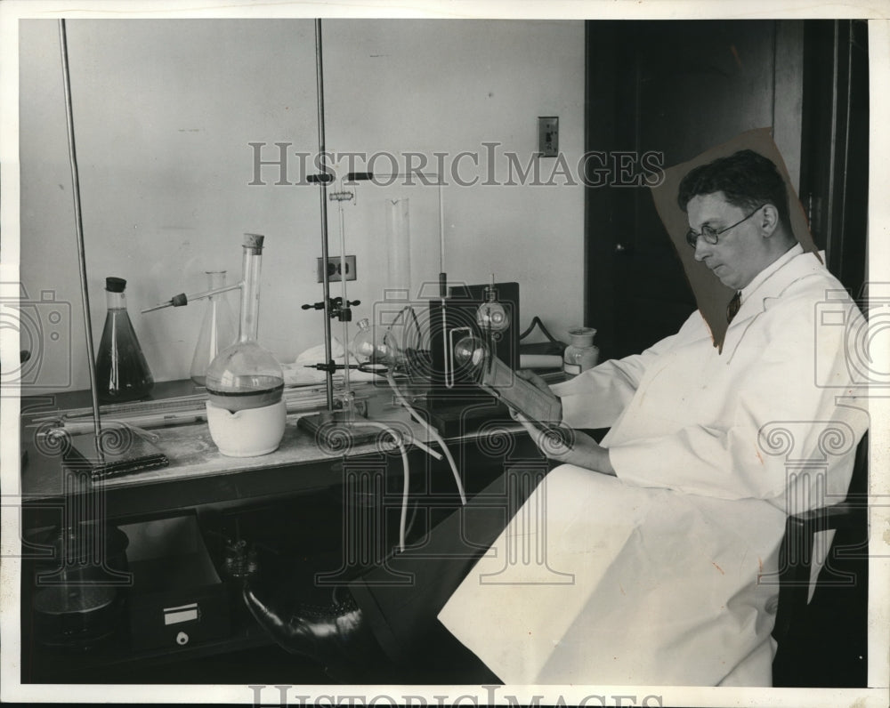 1932 Press Photo Professor Ernst Waldschmidt Leitz Director of the Institute