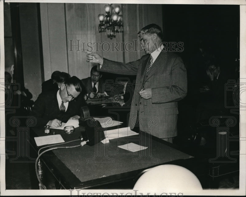 Load image into Gallery viewer, 1933 Media Photo Andrew Wilson attorney for anti-saloon league points
