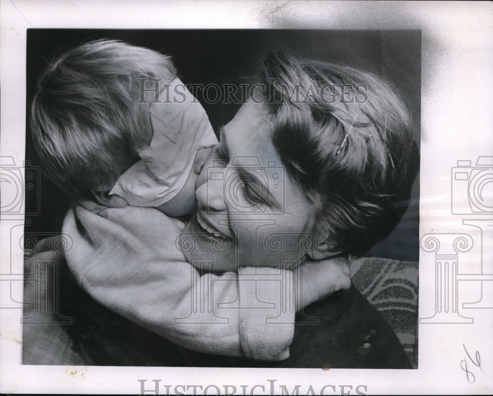 1956 Press Photo Milton, Ohio Mrs William Anderson and son David Michael