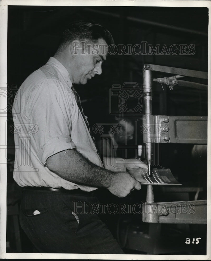 Load image into Gallery viewer, 1941 Media Photo George McConnell Chrylser Corporation

