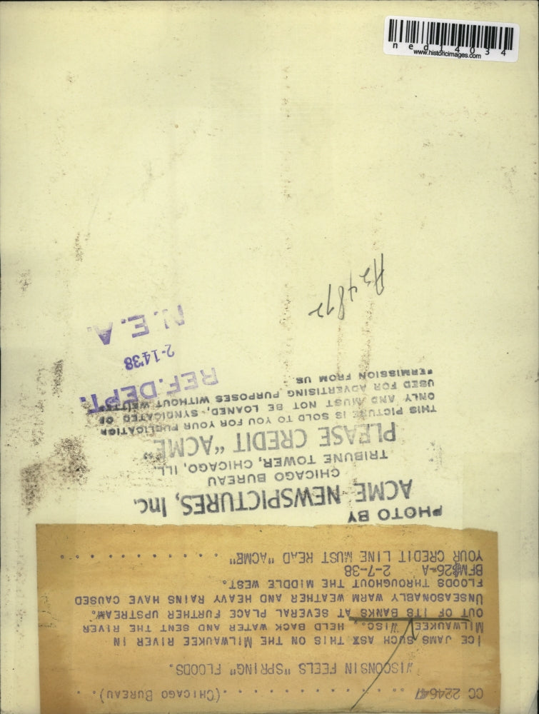 1938 Press Photo Ice jams on Milwaukee River held water back and sent it over